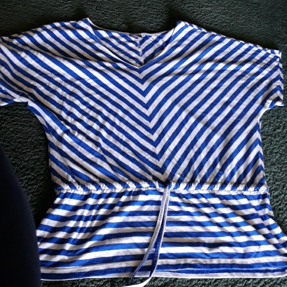 Short sleeve top